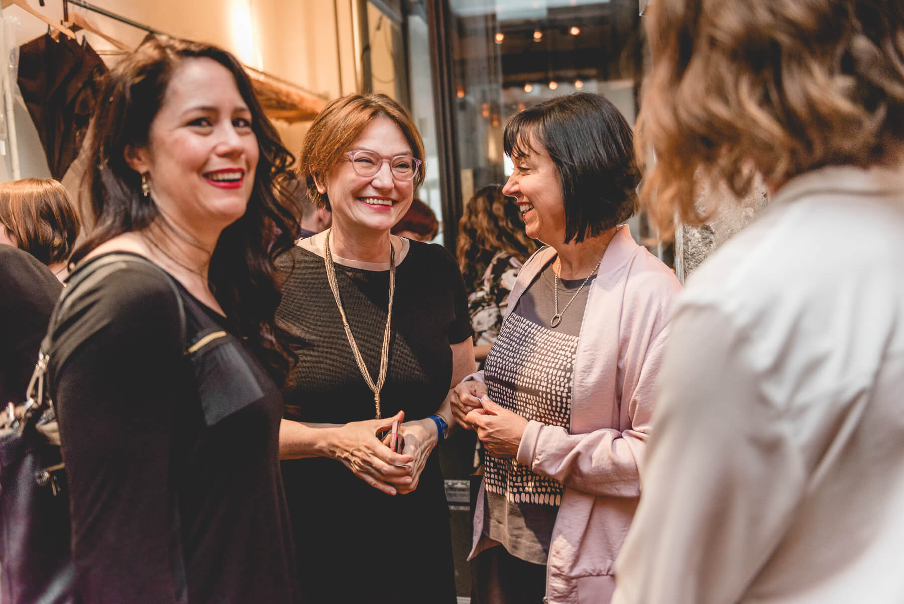 Retrouvailles et célébrations <br> au 5 à 7 des finalistes_60