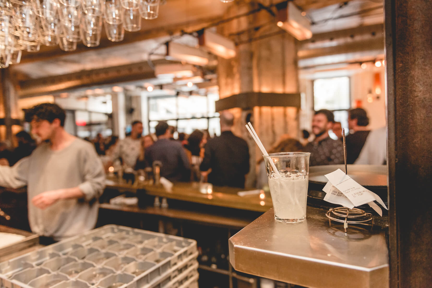 Retrouvailles et célébrations <br> au 5 à 7 des finalistes_39