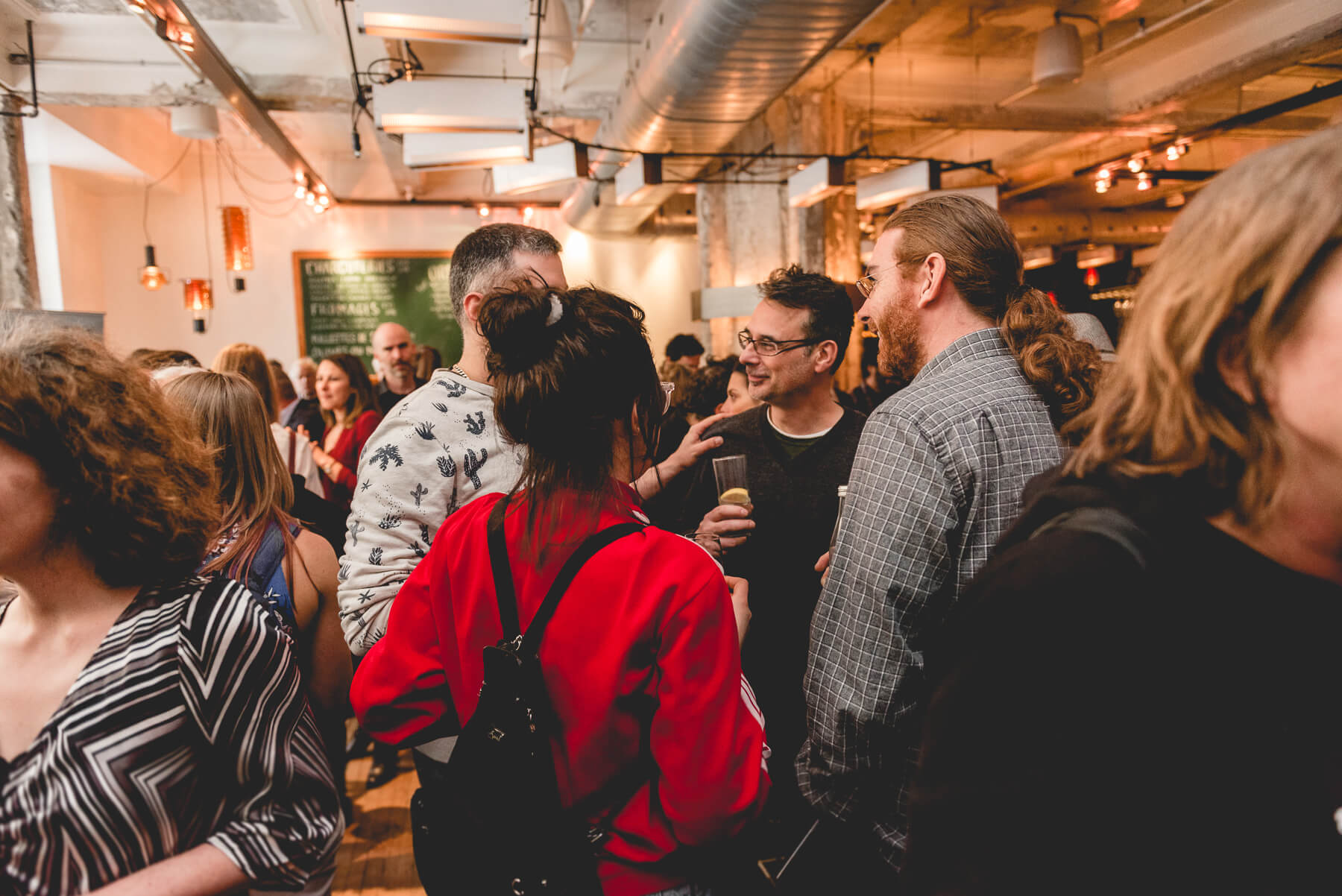 Retrouvailles et célébrations <br> au 5 à 7 des finalistes_27